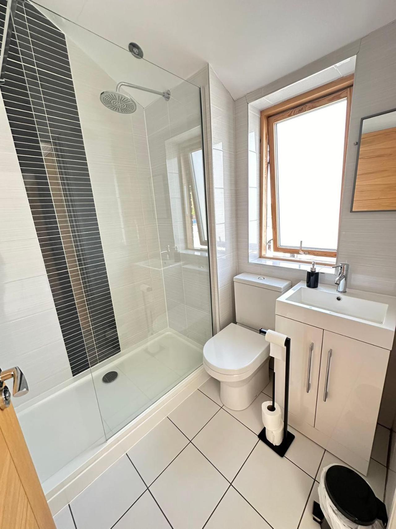 Spacious 4Br 4Ba Gated Townhouse With Balconies, Central Jq Birmingham Exteriör bild