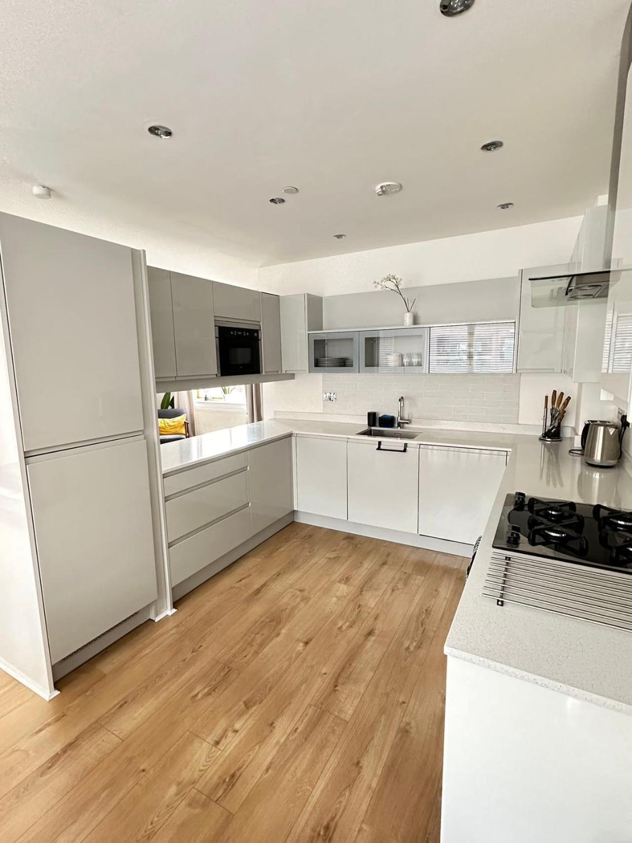Spacious 4Br 4Ba Gated Townhouse With Balconies, Central Jq Birmingham Exteriör bild