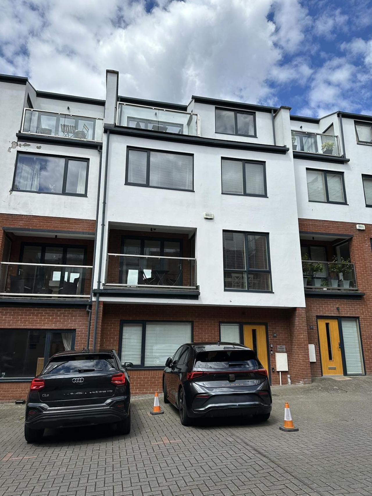 Spacious 4Br 4Ba Gated Townhouse With Balconies, Central Jq Birmingham Exteriör bild