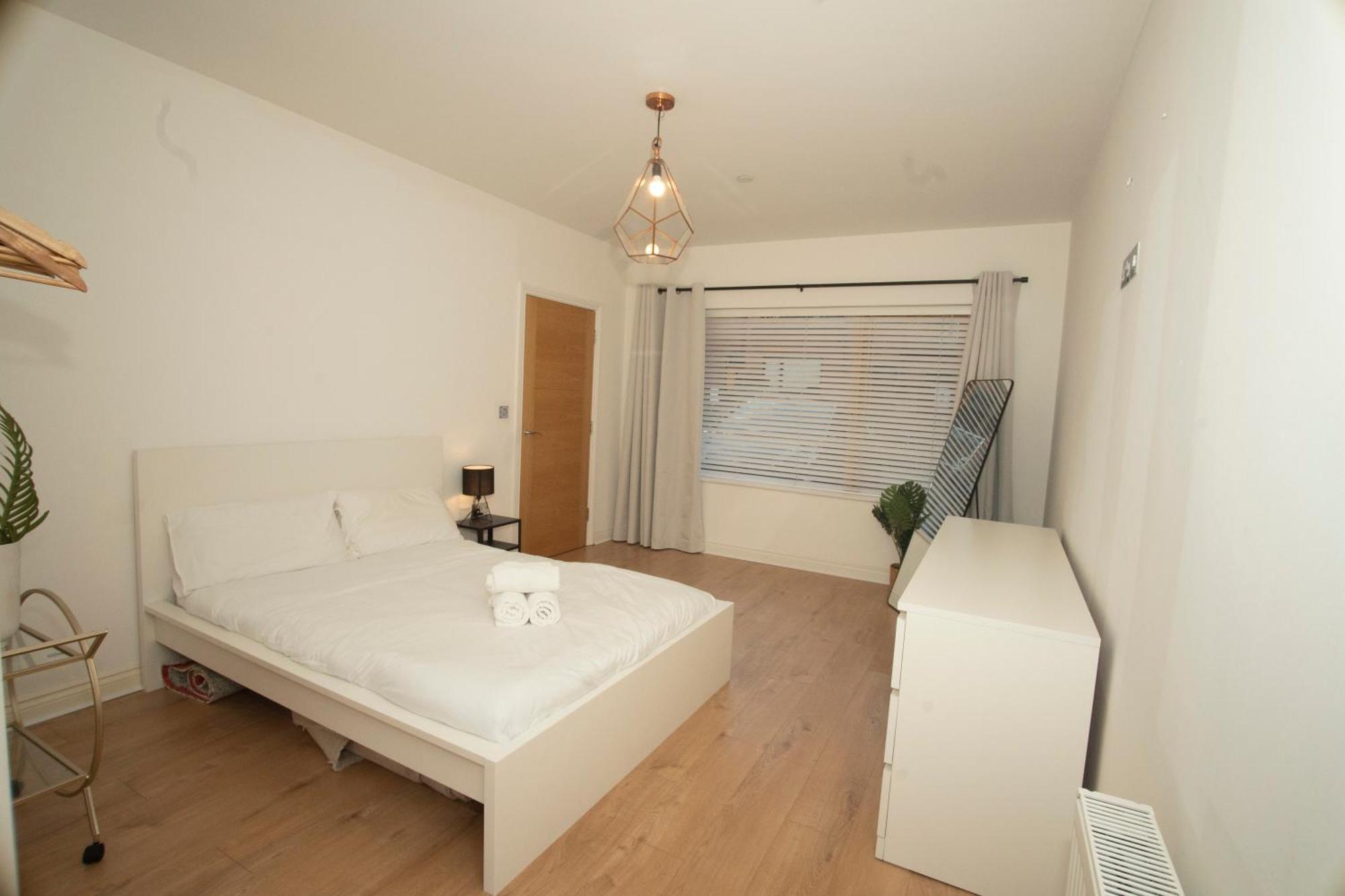 Spacious 4Br 4Ba Gated Townhouse With Balconies, Central Jq Birmingham Exteriör bild