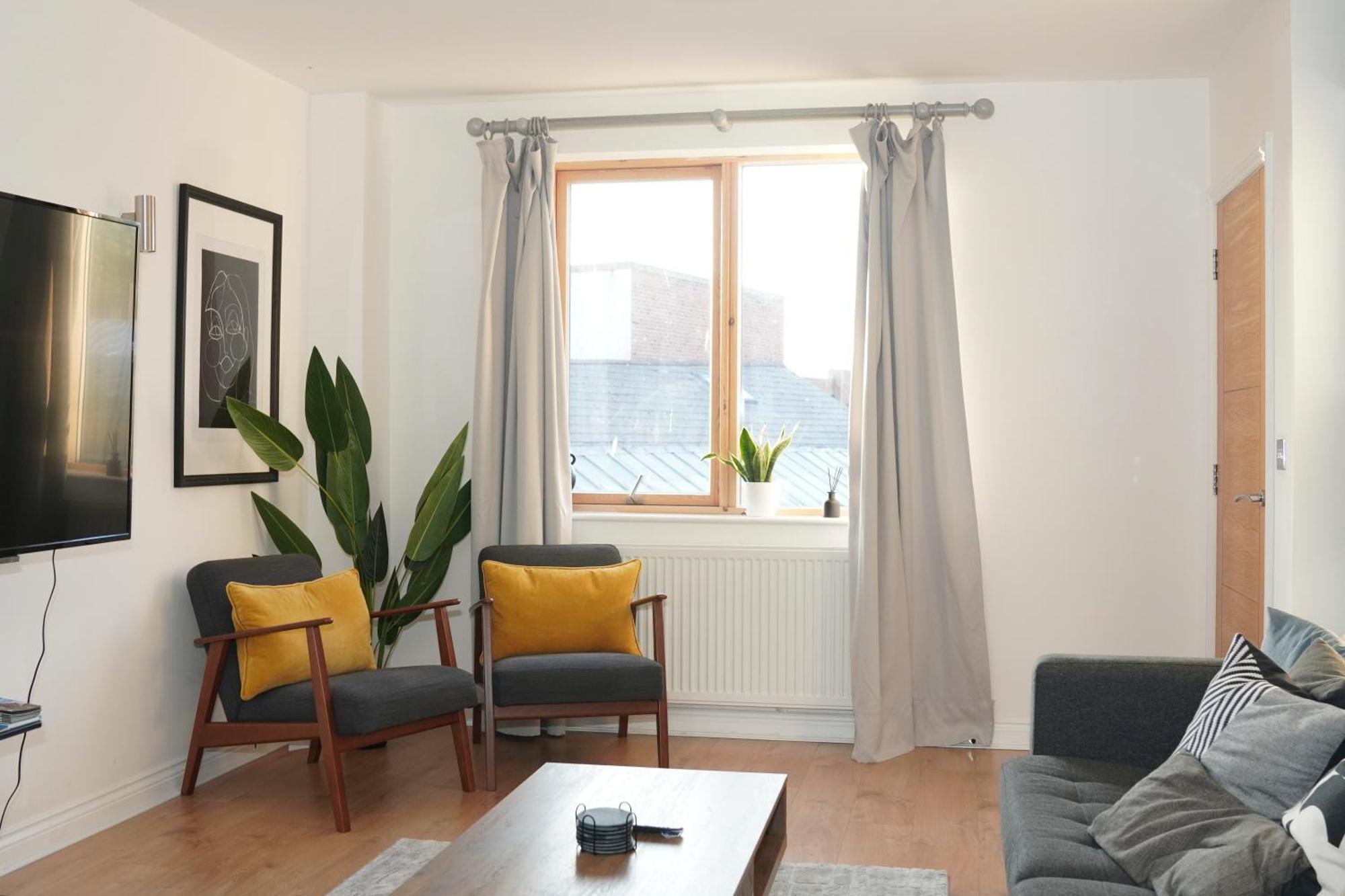 Spacious 4Br 4Ba Gated Townhouse With Balconies, Central Jq Birmingham Exteriör bild