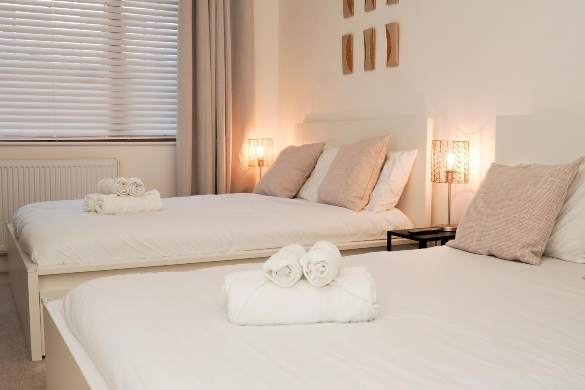 Spacious 4Br 4Ba Gated Townhouse With Balconies, Central Jq Birmingham Exteriör bild