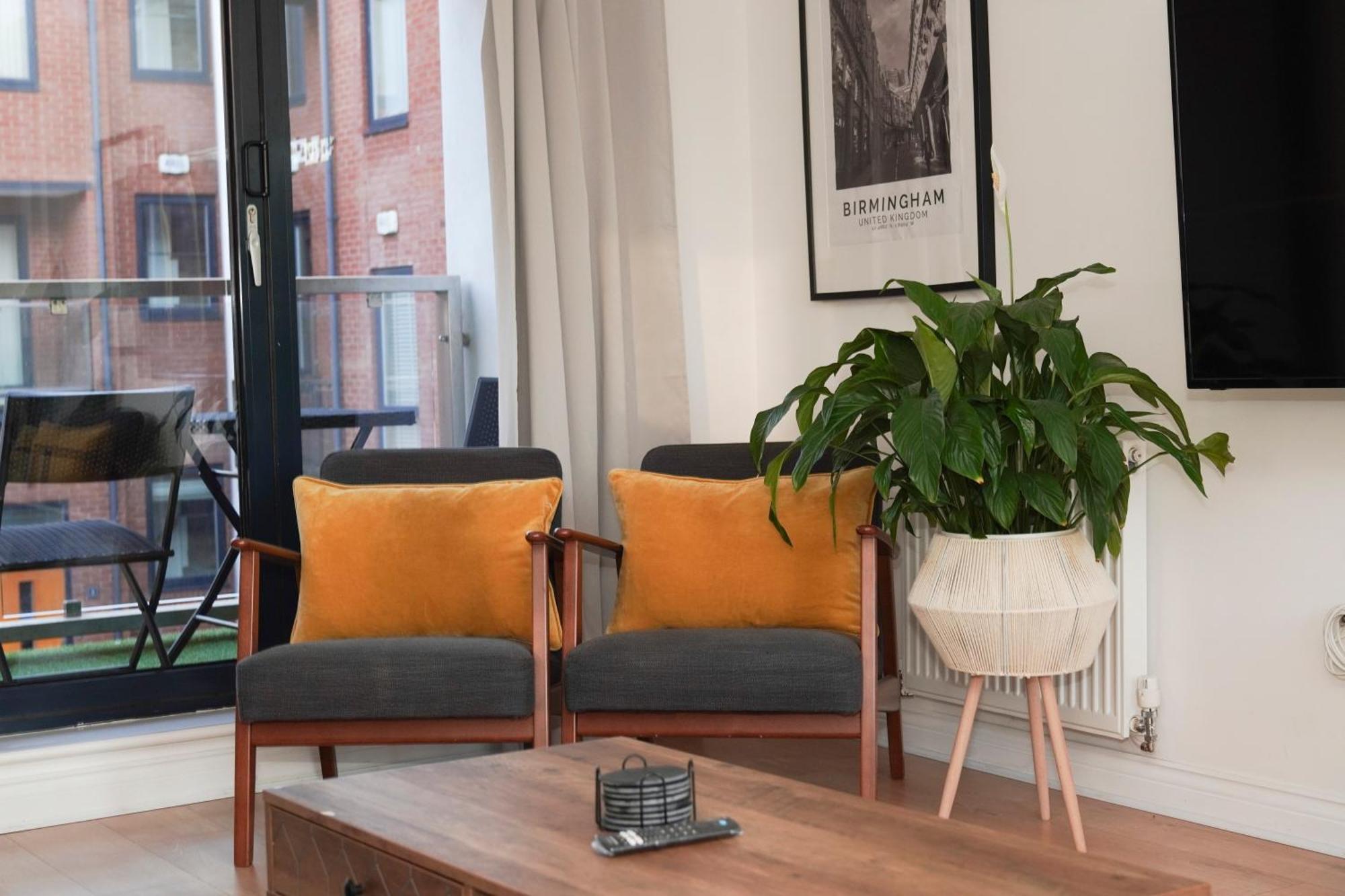 Spacious 4Br 4Ba Gated Townhouse With Balconies, Central Jq Birmingham Exteriör bild